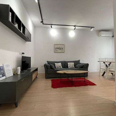 Downtown View Modern Apartment Tirana Esterno foto