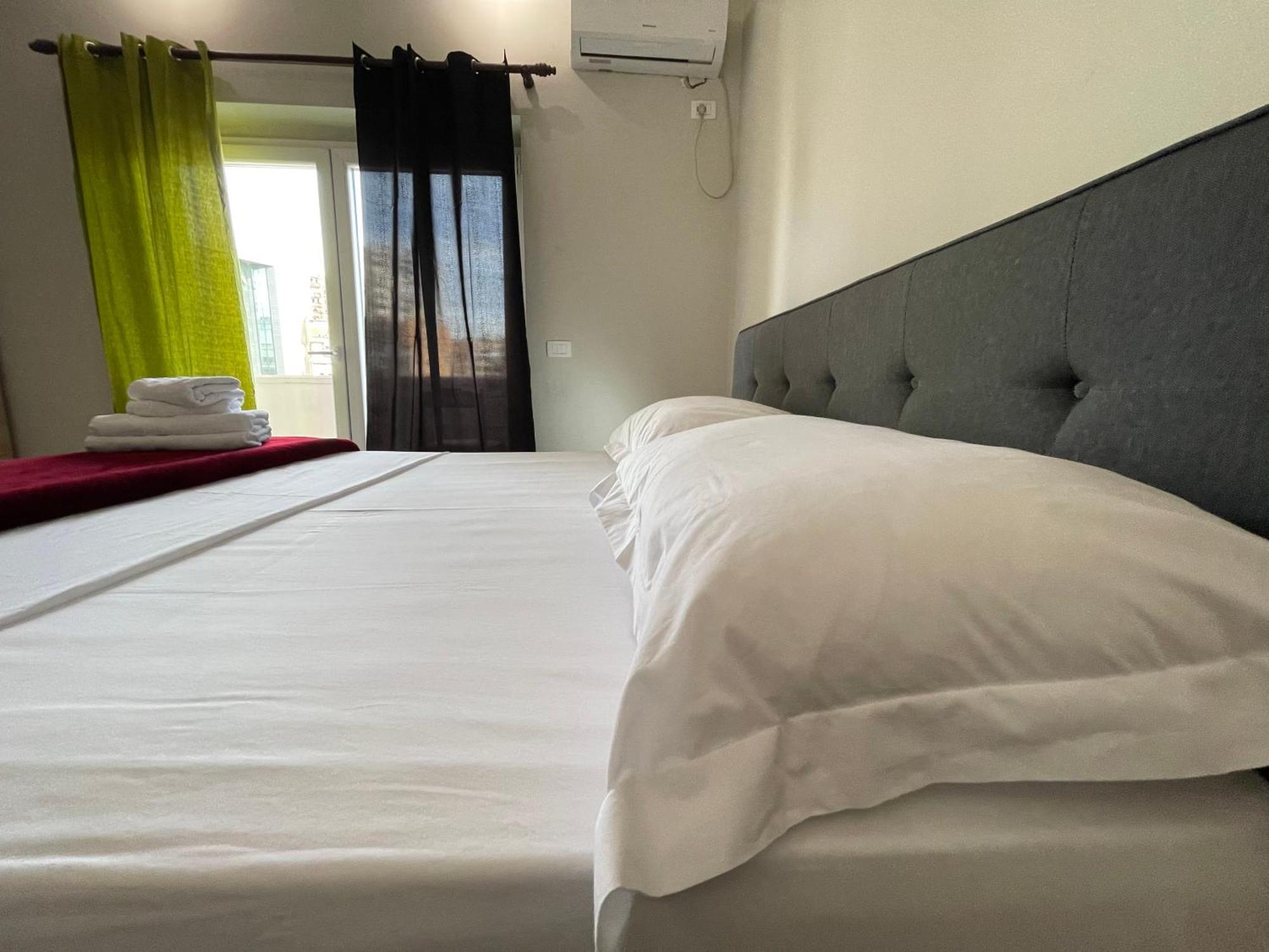 Downtown View Modern Apartment Tirana Esterno foto